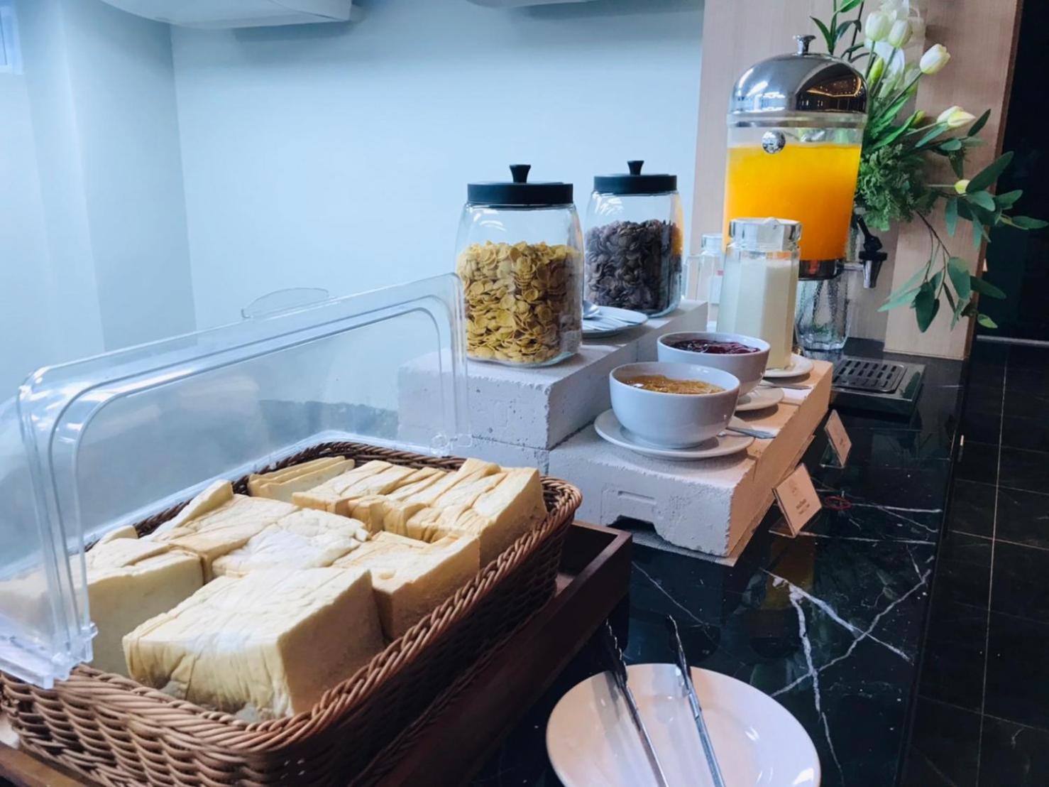 Mayflower Grande Suite Hotel Phitsanulok Eksteriør bilde
