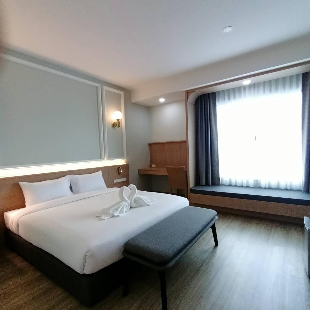 Mayflower Grande Suite Hotel Phitsanulok Eksteriør bilde