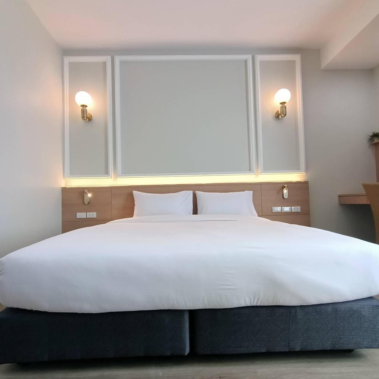 Mayflower Grande Suite Hotel Phitsanulok Eksteriør bilde