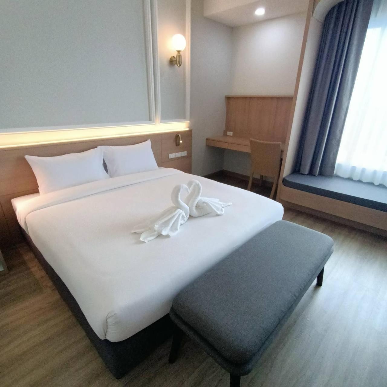 Mayflower Grande Suite Hotel Phitsanulok Eksteriør bilde